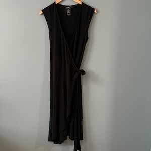 Jones New York Black Sleeveless Wrap Midi Dress